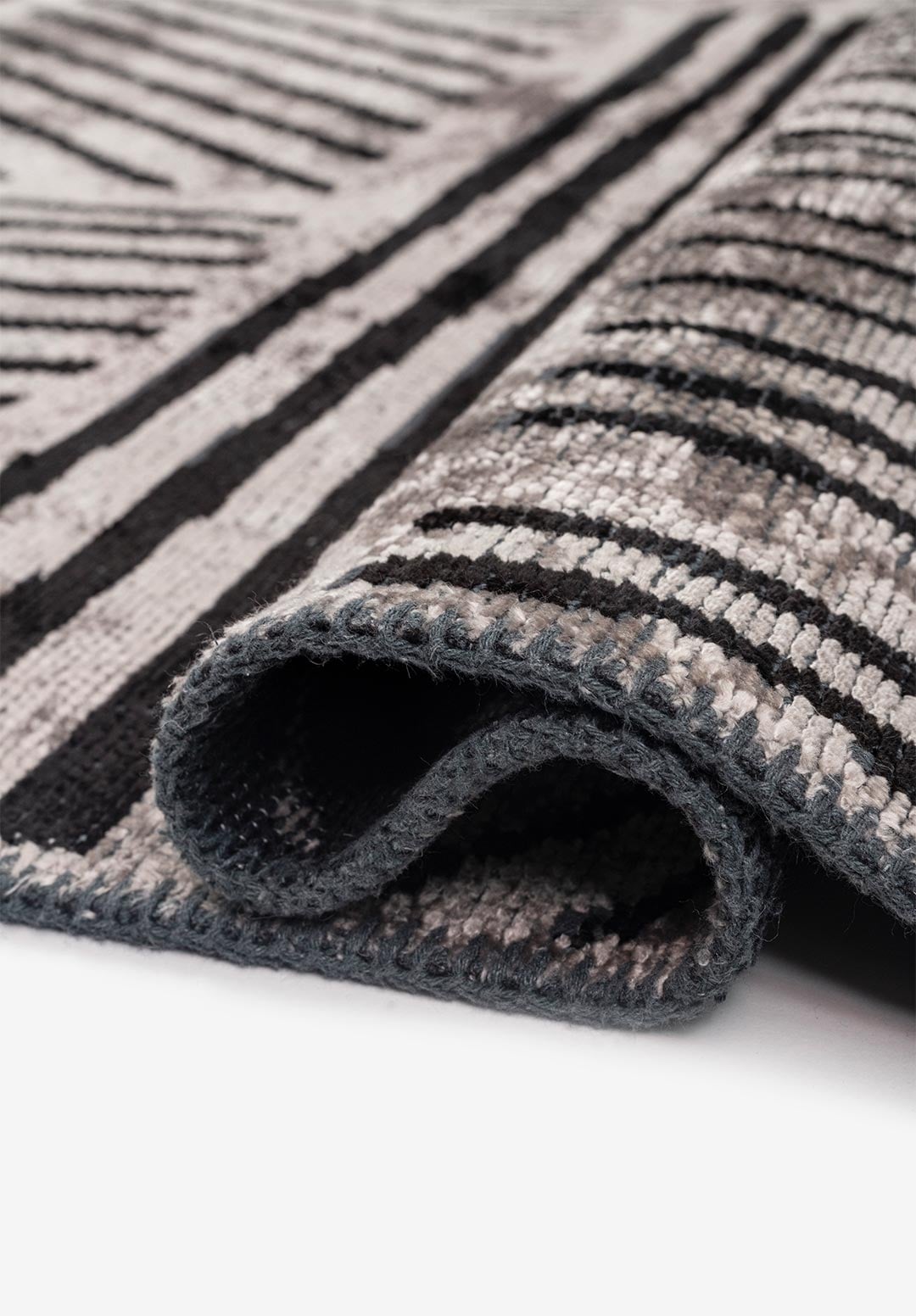 FIELD BLACK - LIGHT GREY RUG - 2