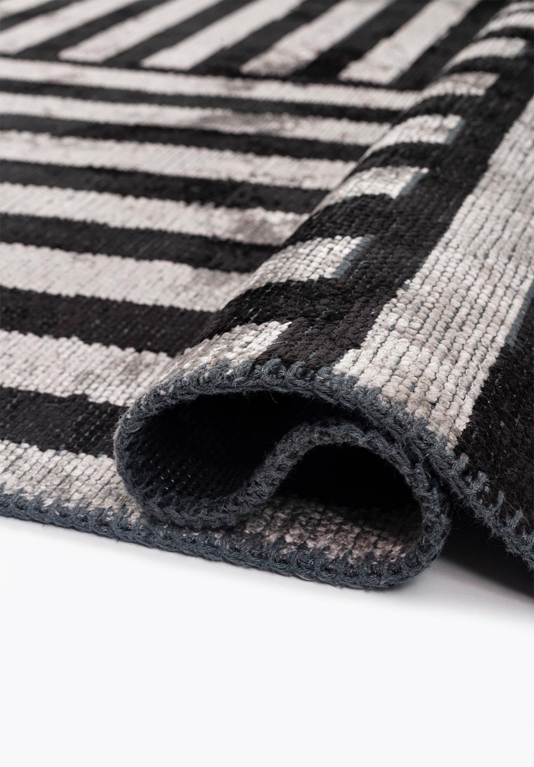CHECK BLACK - LIGHT GREY RUG - 2