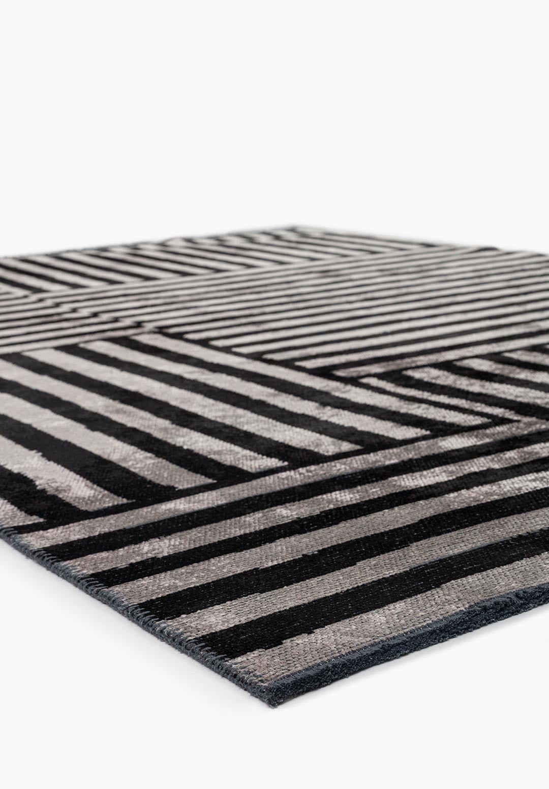 CHECK BLACK - LIGHT GREY RUG - 4