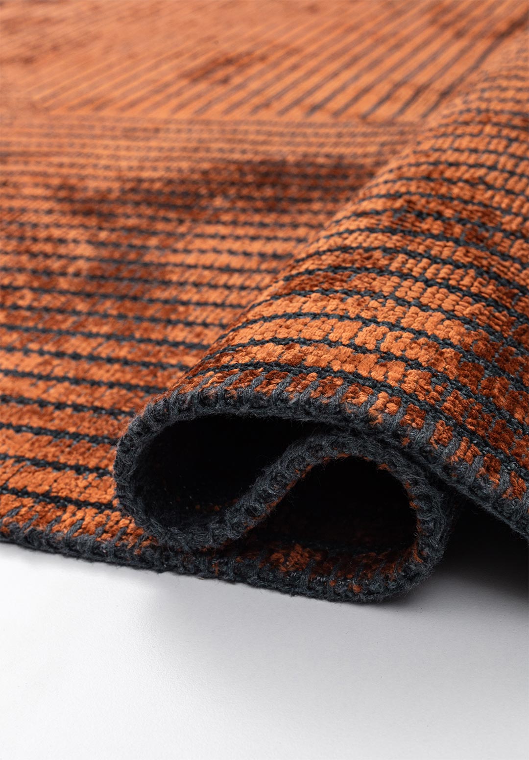 ILLUSION BLACK - RUST RUG - 2