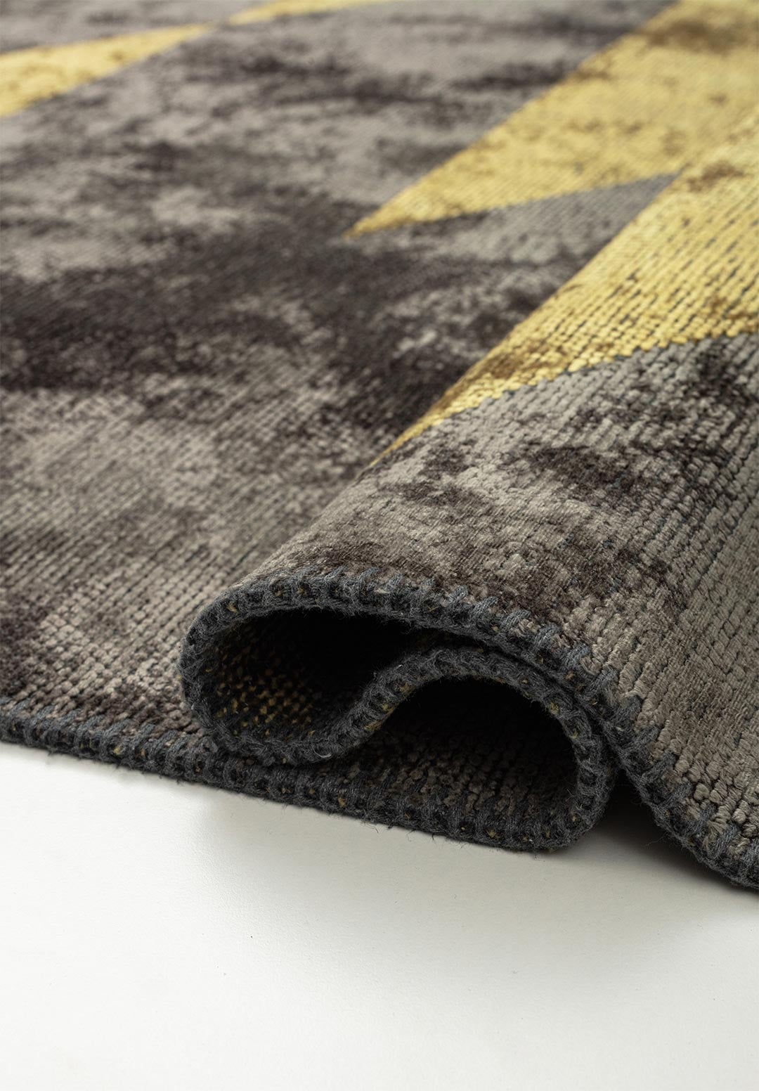 SYMMETRY ANTHRACITE - GOLD RUG - 2