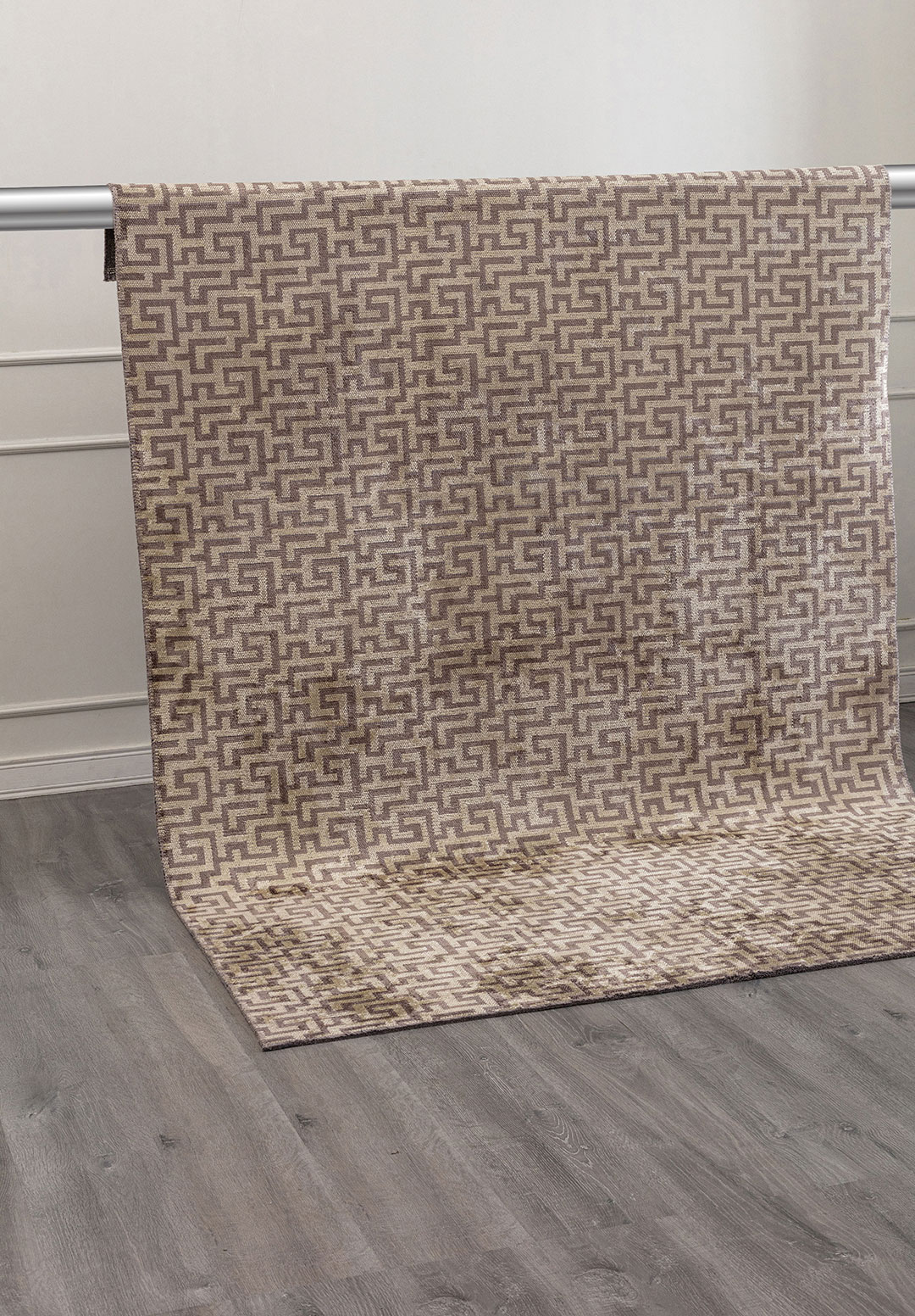CATERPILLAR DARK GREY - CREAM RUG - 4