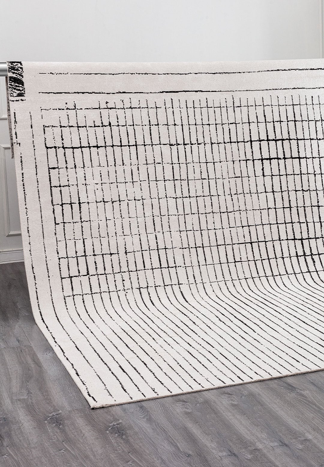 PERSPECTIVE BLACK - ECRU RUG - 4