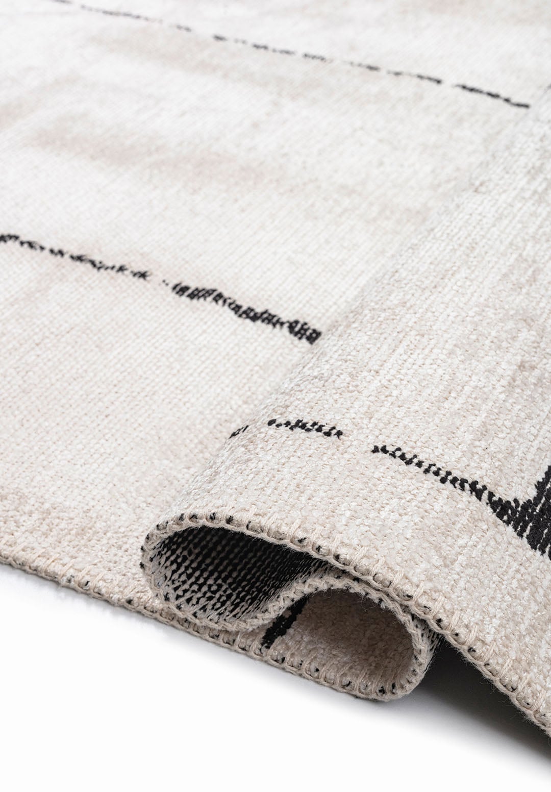 TRACE BLACK - ECRU RUG - 2