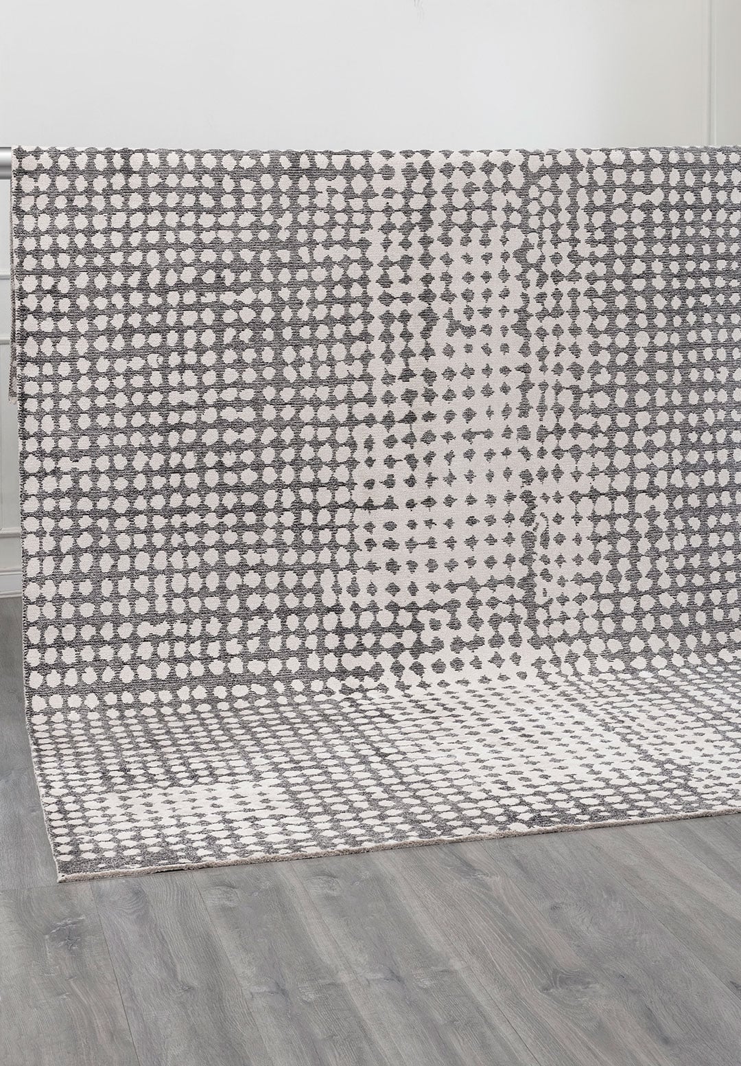 DOTS BLACK - ECRU RUG - 4