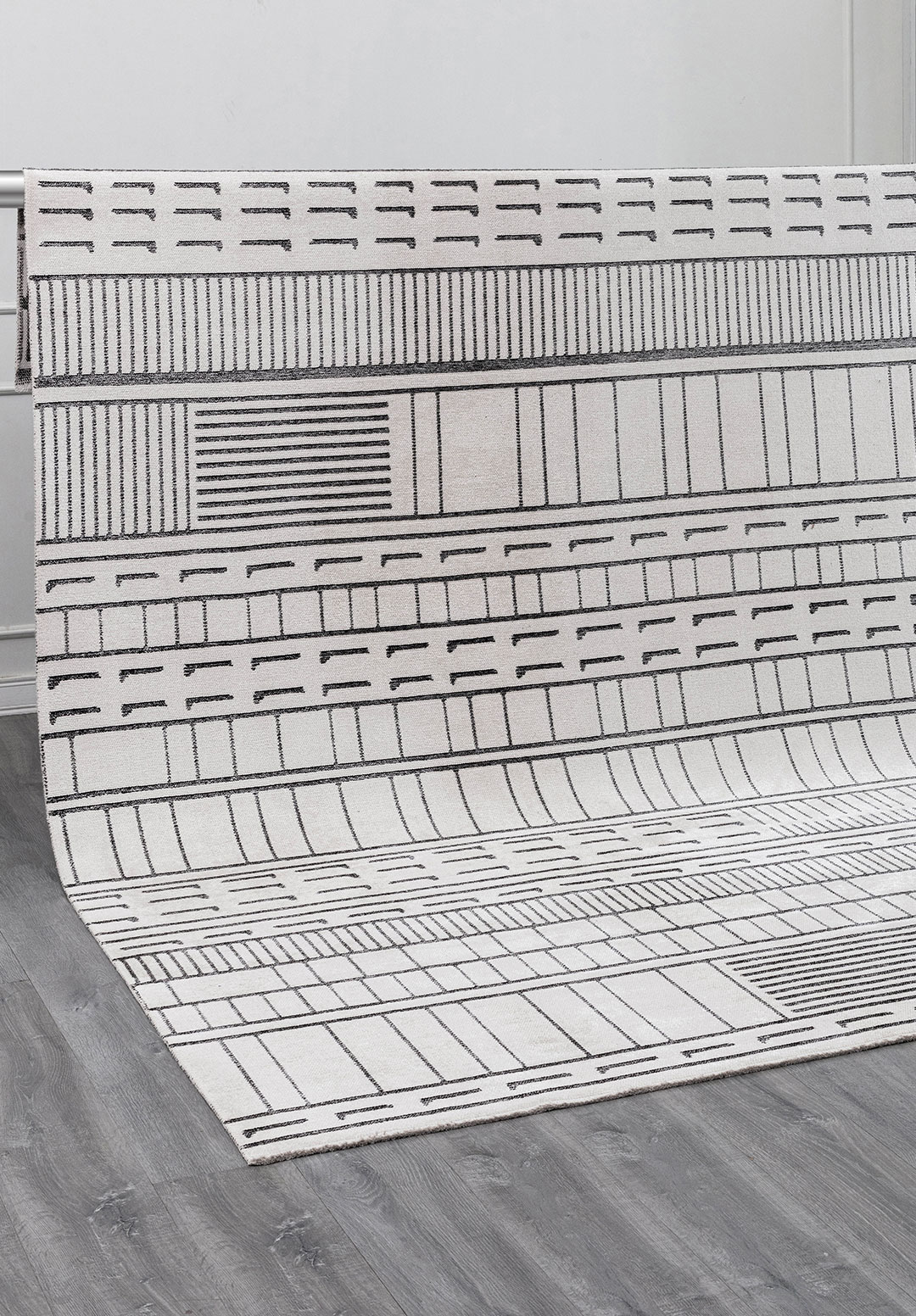 INFINITY BLACK - ECRU RUG - 4