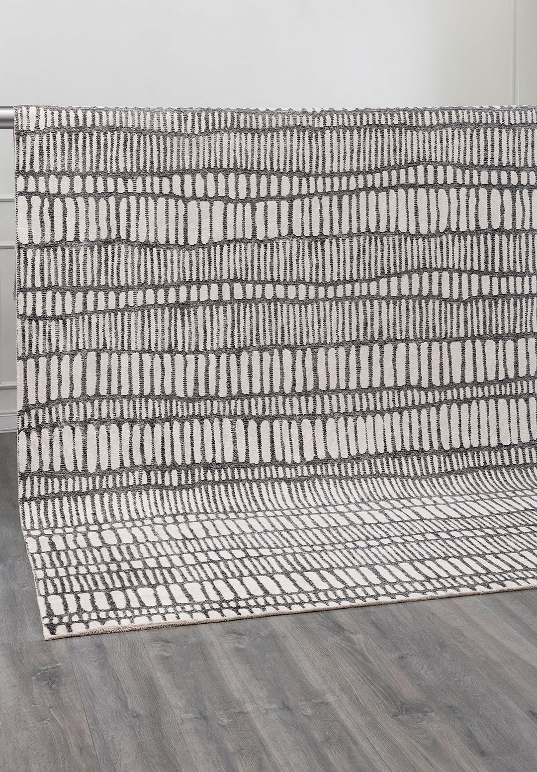 TEMPO BLACK - ECRU RUG - 4