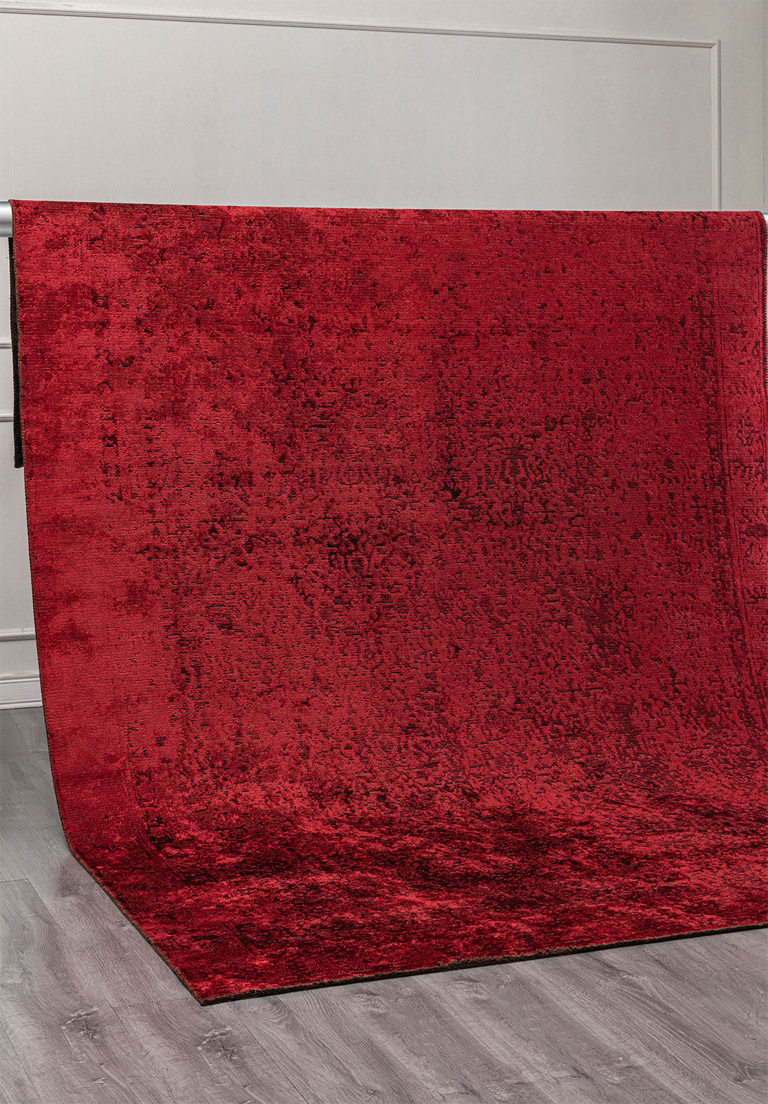 HERITAGE BLACK - RED RUG - 4